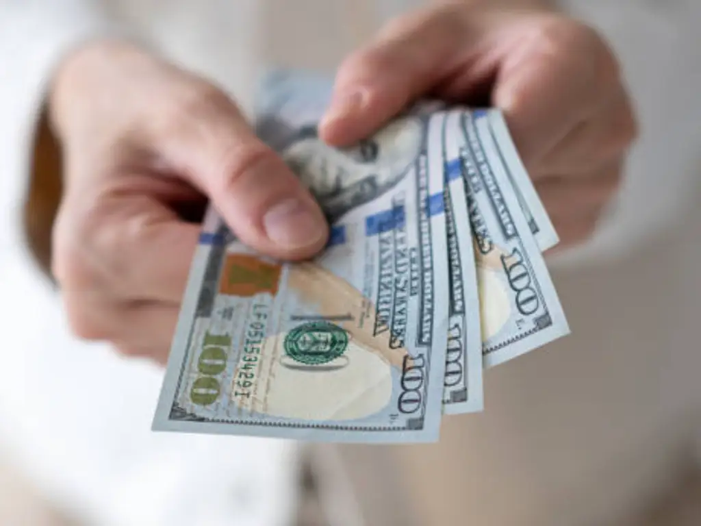 Commissione o tariffa fissa: quale modello di sourcing è migliore??