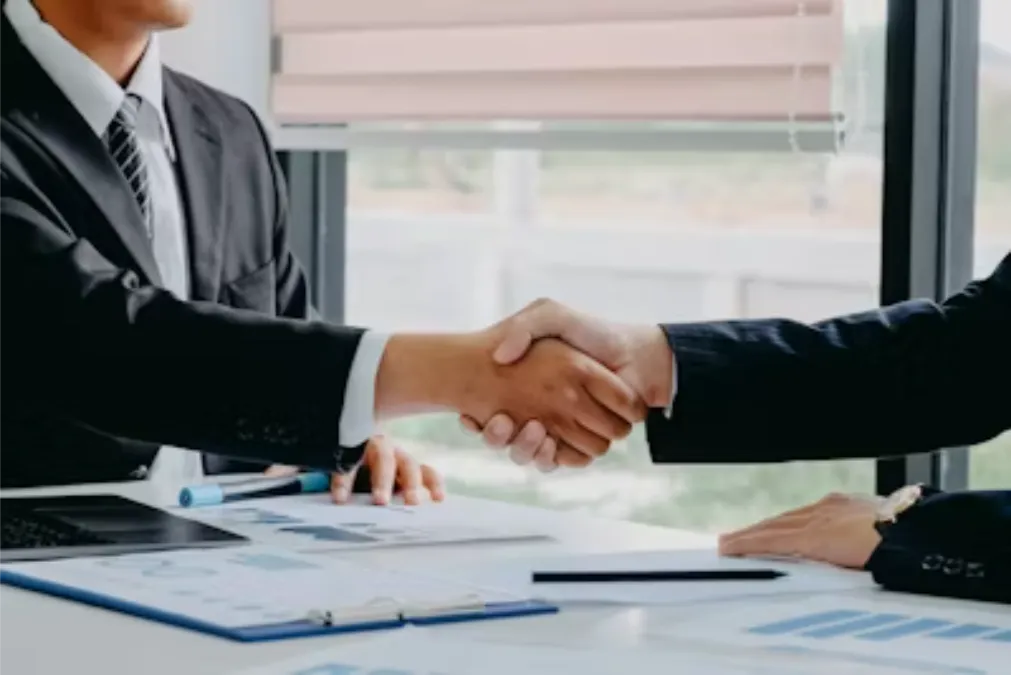 jabat tangan bisnis yang sukses